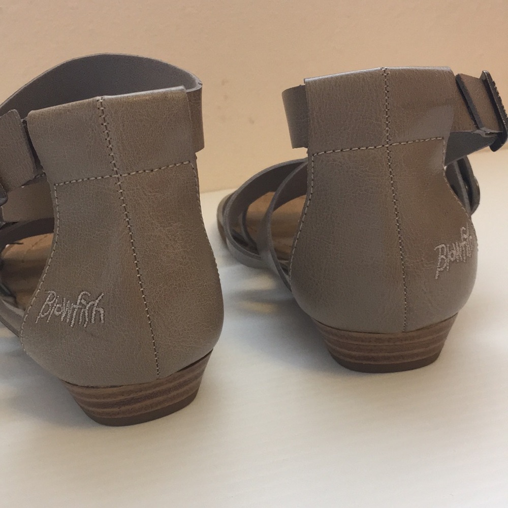 🔴Sold🔴 NWOT Blowfish Malibu Sandals 8.5 - Picture 2 of 7